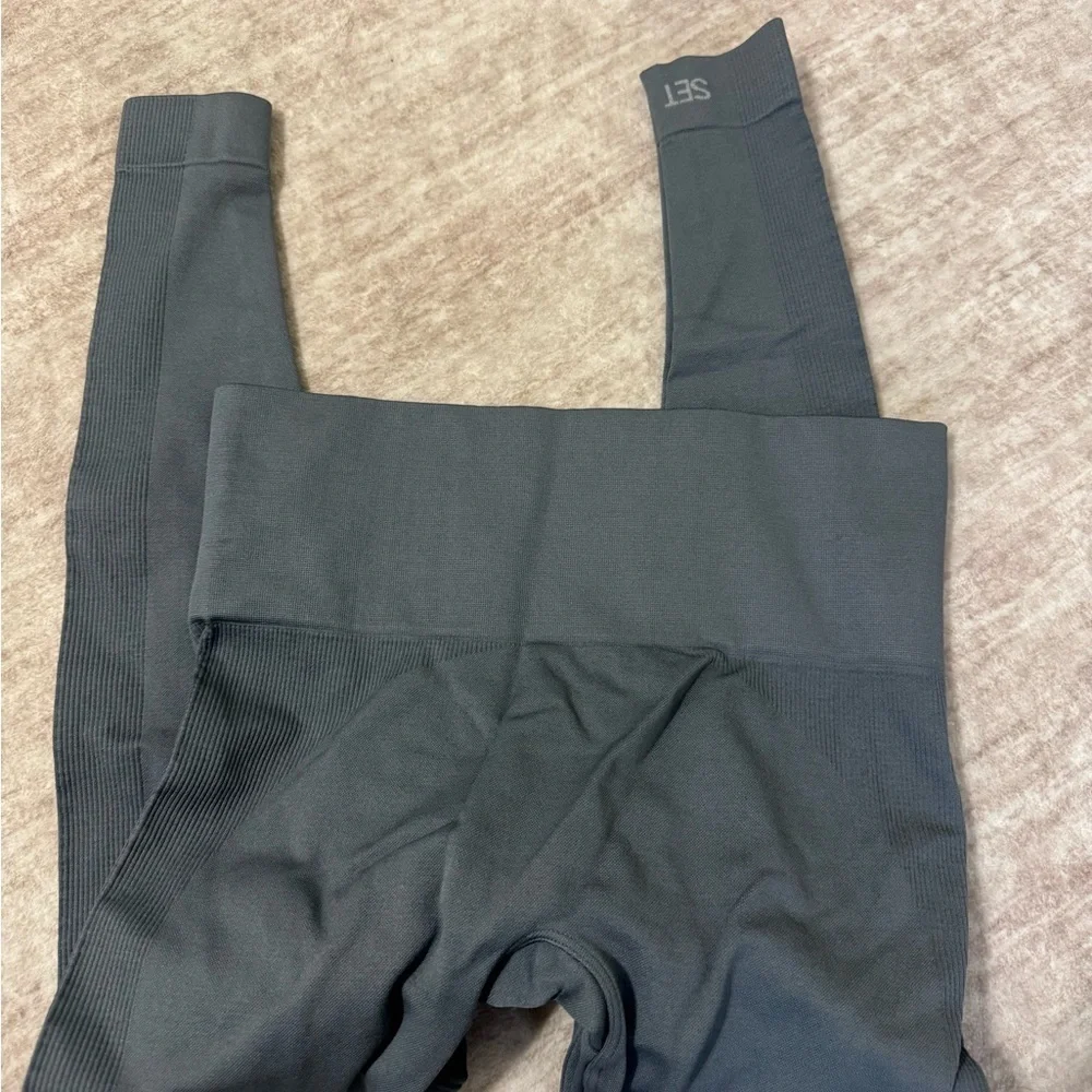 Set Active Sculptflex Leggings size medium - Picture 2 of 3
